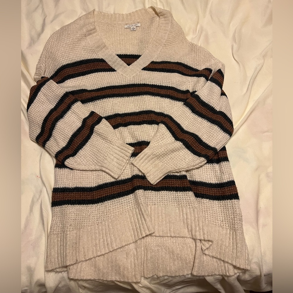 American Eagle Outfitters V-Neck Sweater l
